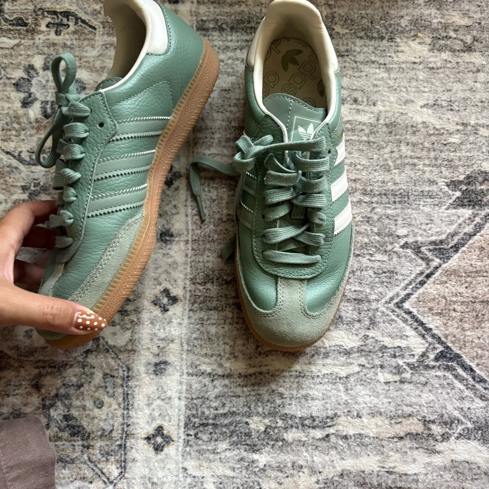 Adidas green sambas size 6.5 - Picture 2 of 7